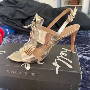 Banana Republic Michaela Heels Pale Gold